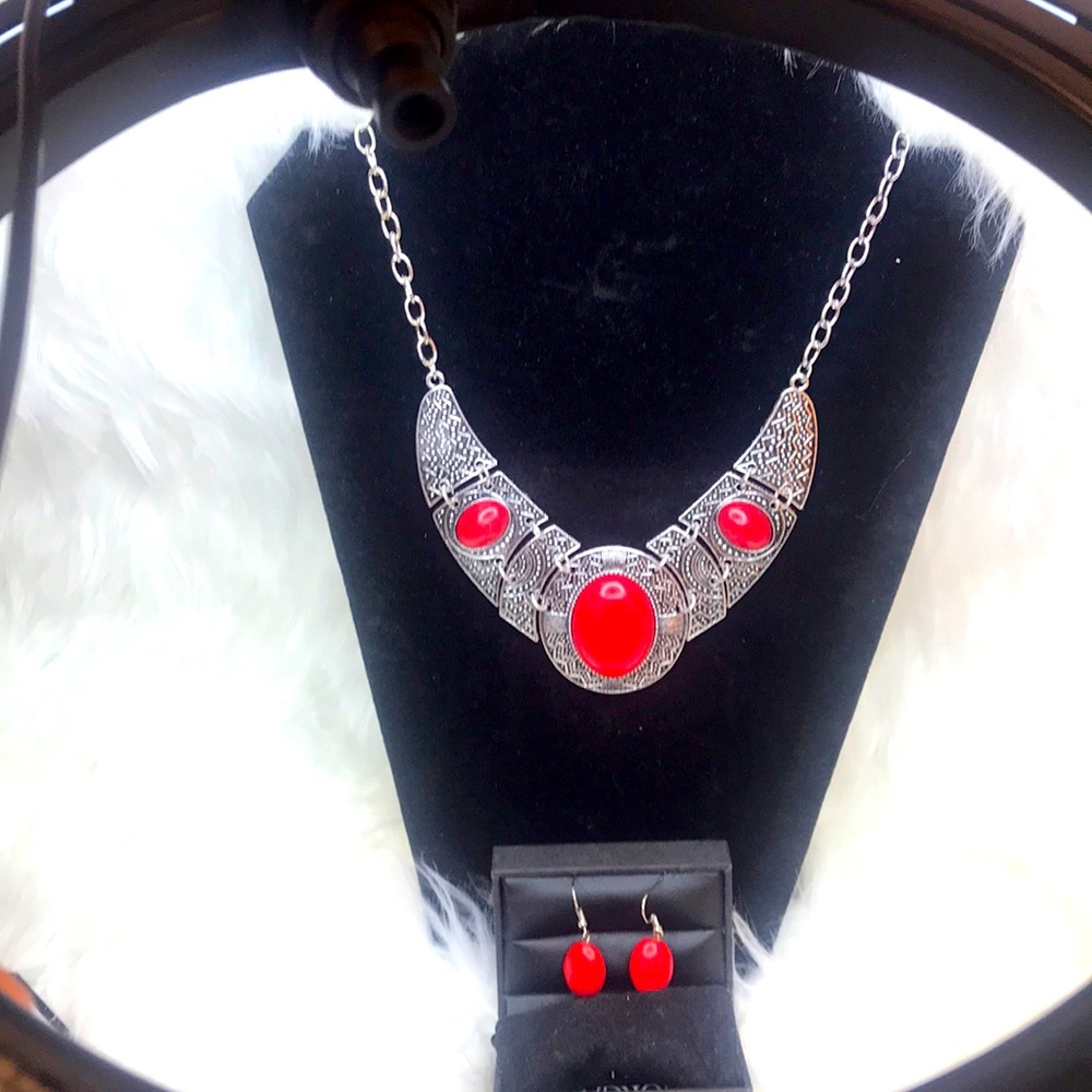 Necklace & Earrings